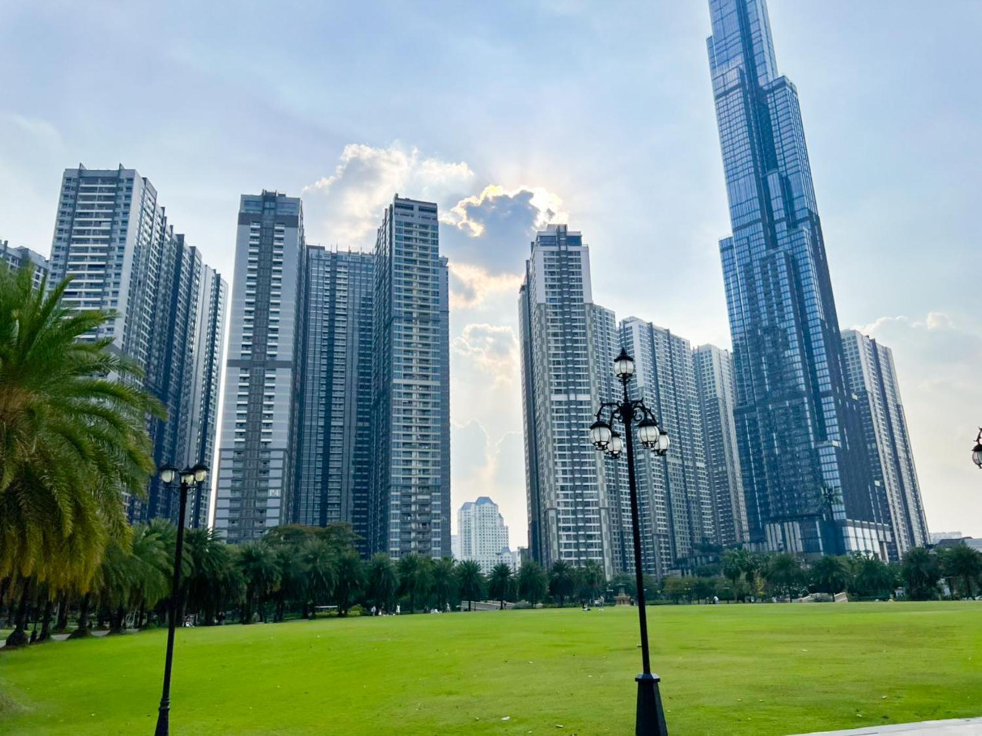Sky Park Apartment - Vinhomes Central Park Хошимин Экстерьер фото