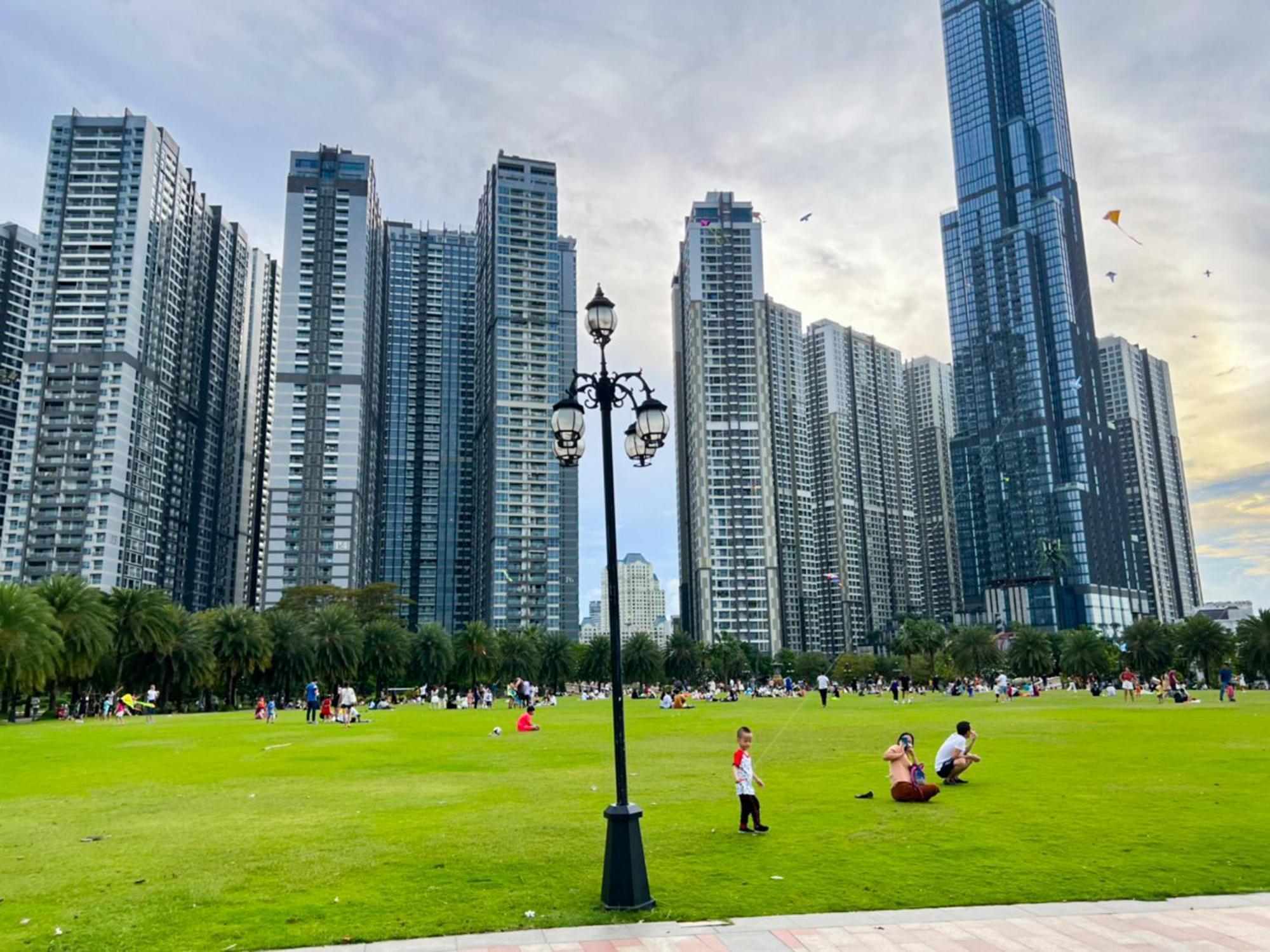 Sky Park Apartment - Vinhomes Central Park Хошимин Экстерьер фото