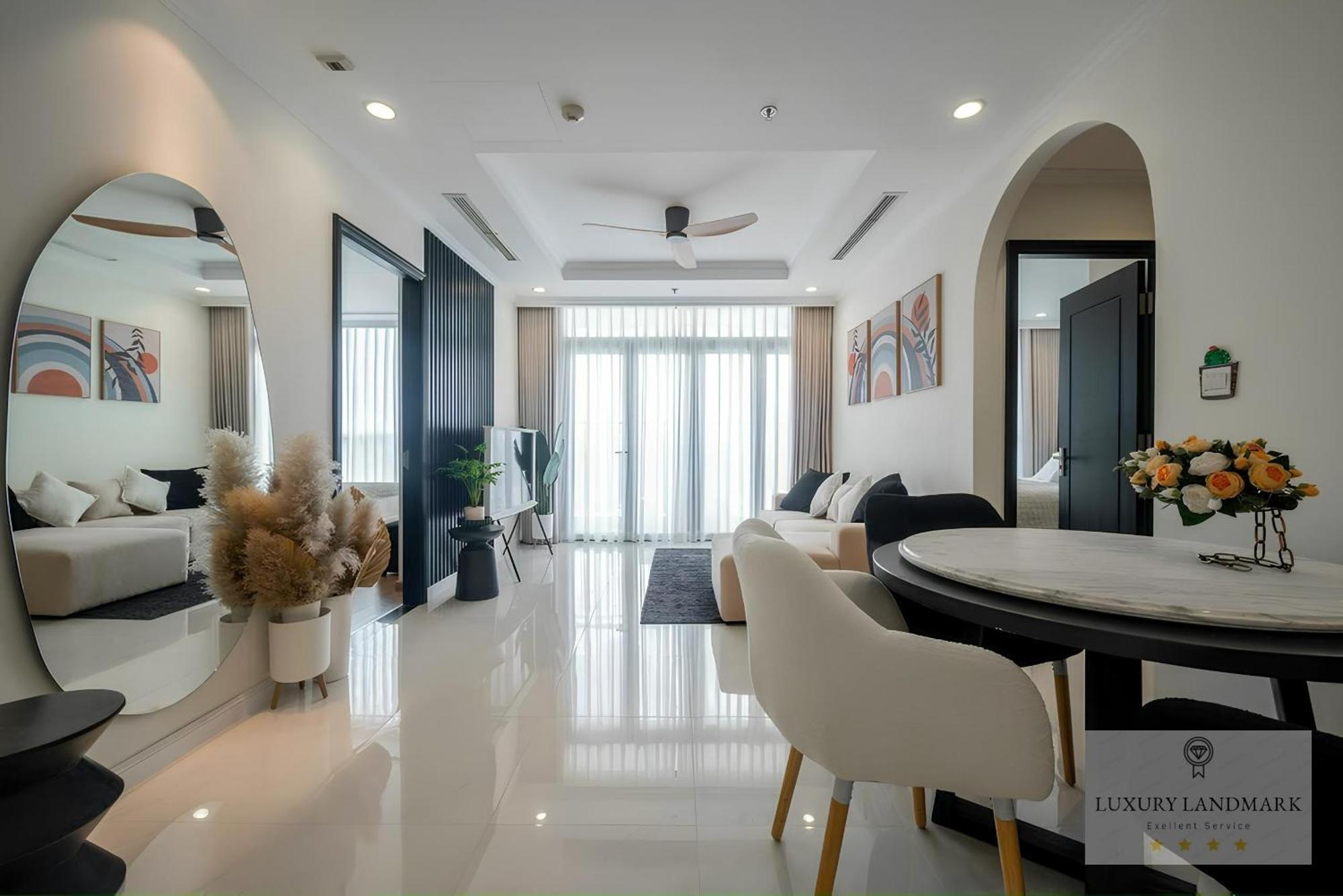 Sky Park Apartment - Vinhomes Central Park Хошимин Экстерьер фото